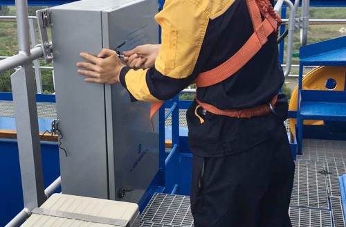 利维智能在上海振华长兴基地安装状态监测产品